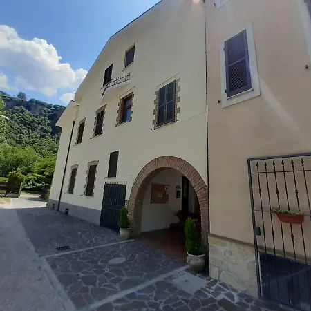 בית נופש Rifugio Della Cascata